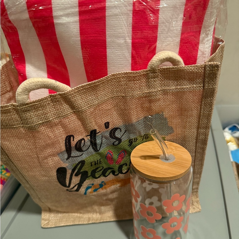 HATS, PURSES, GRAB BAG JEWELRY, WATER-BOTTLE HOLDERS - Picture 10 of 12